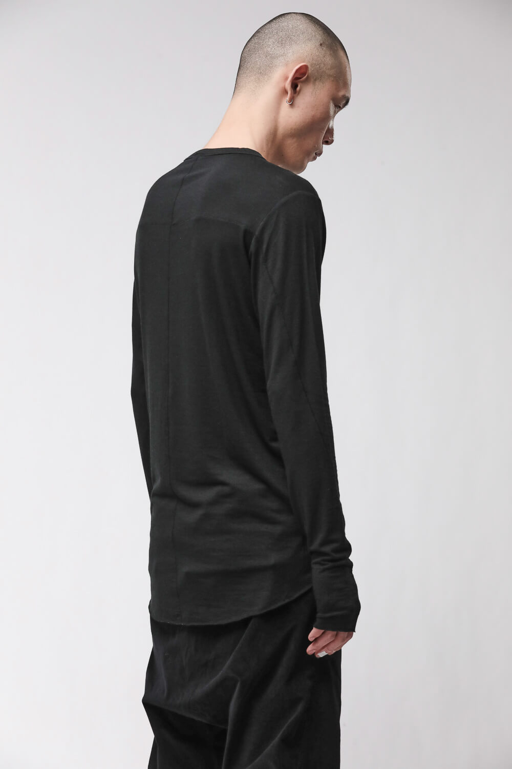 M TS 961 L/S Raw Hem Stitching Detail T-Shirt Black