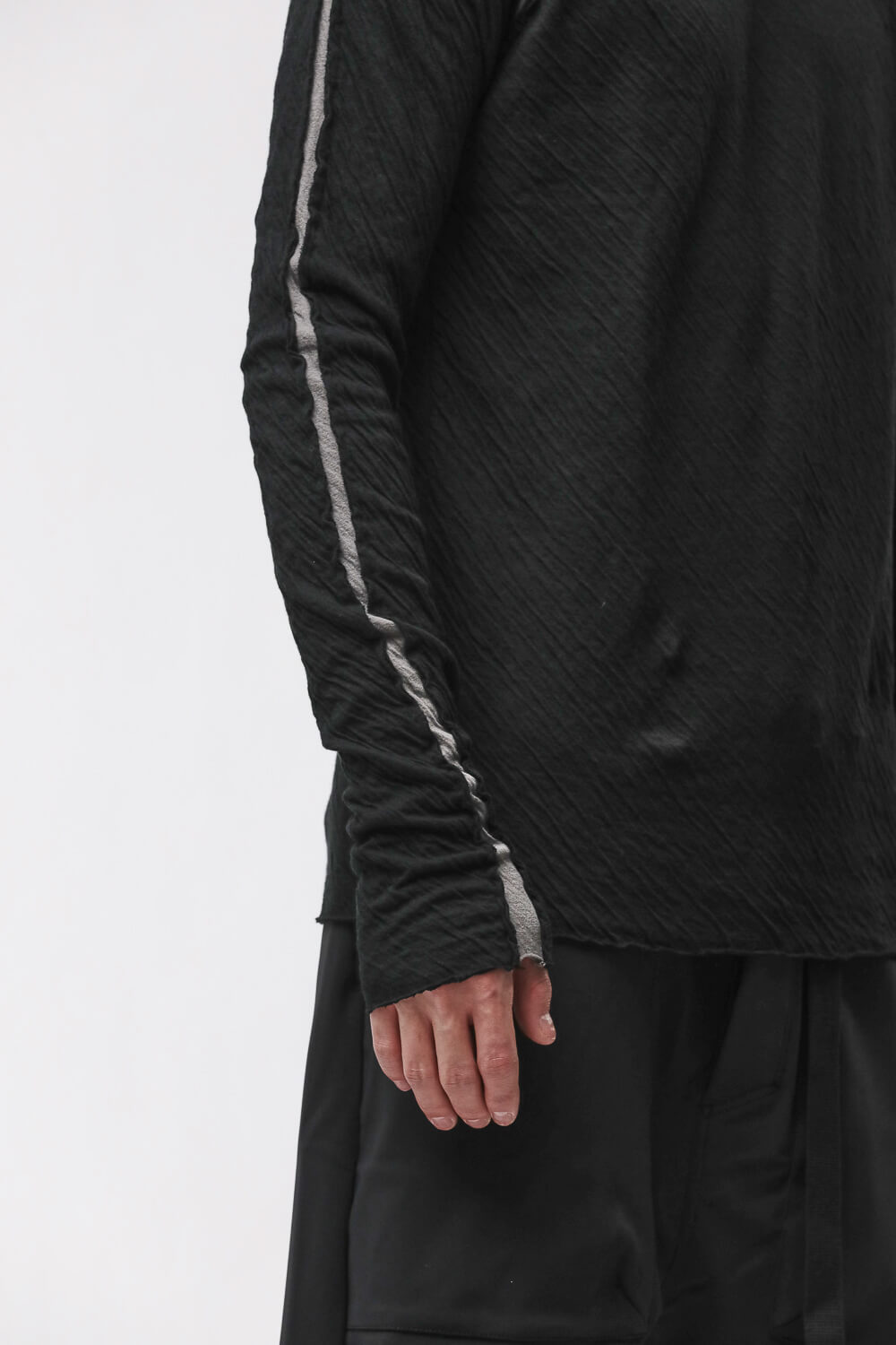 M TS 982 Hem Detail L/S T-Shirt Black