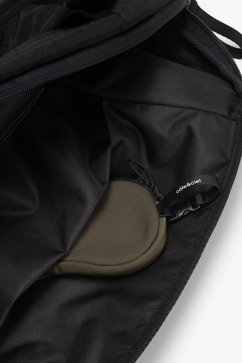 Minho Carbon Weekender Bag Black