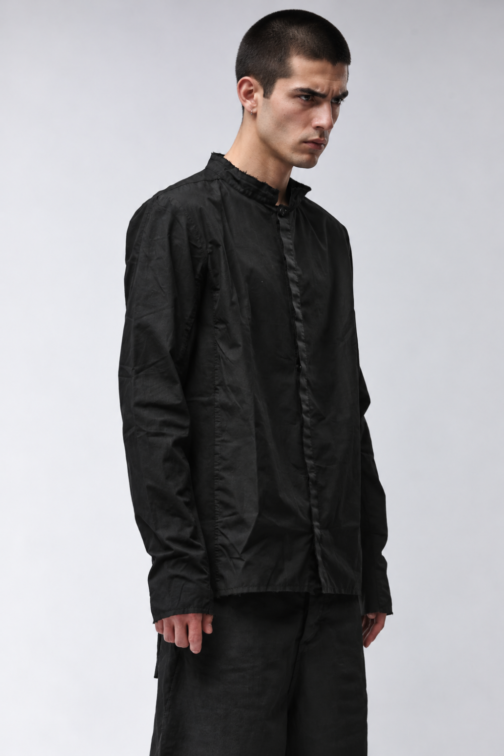 M H 184 Organic Cotton Stand-Up Collar Shirt W/ Raw Hems Black