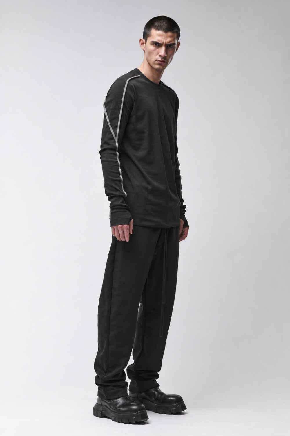 M TS 960 Cotton Blend Long-Sleeve T-Shirt W/ Thumbhole Detail Black