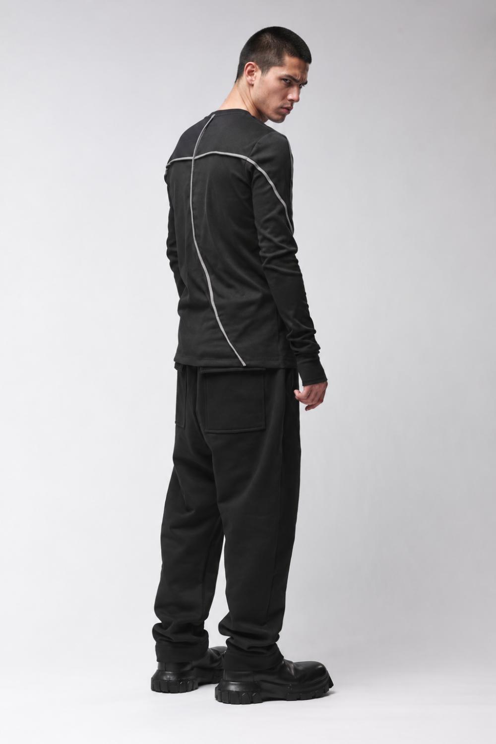 M TS 960 Cotton Blend Long-Sleeve T-Shirt W/ Thumbhole Detail Black