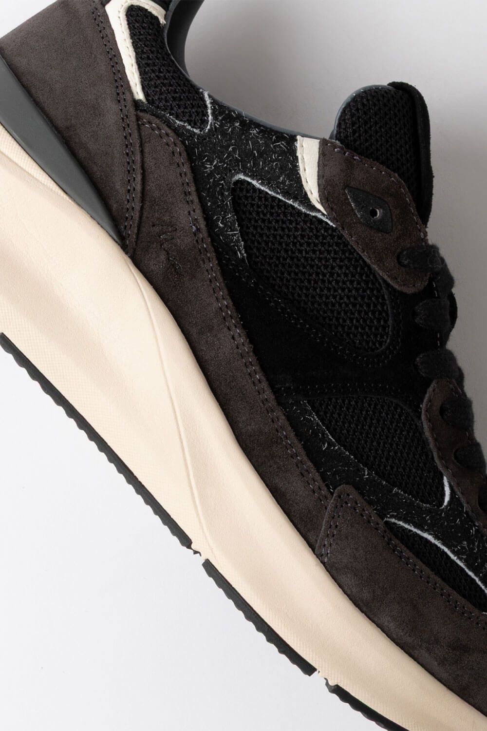 Musa Hairy Sneaker Black