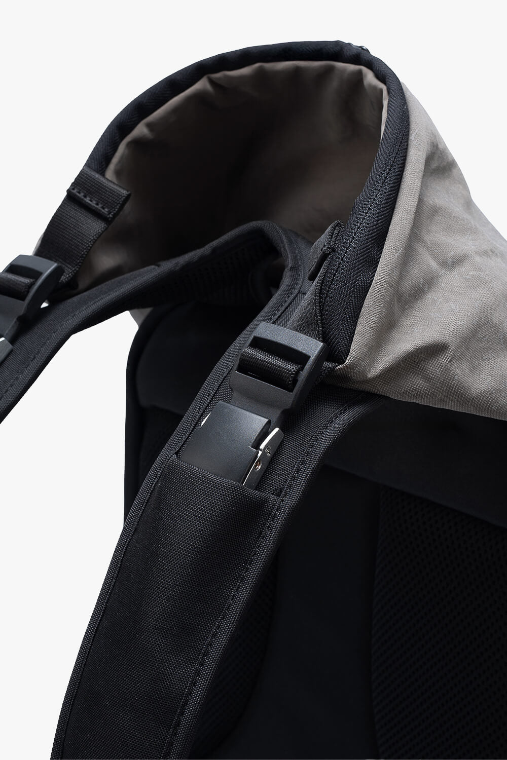 Nile S Reflective Backpack Taupe/Grey