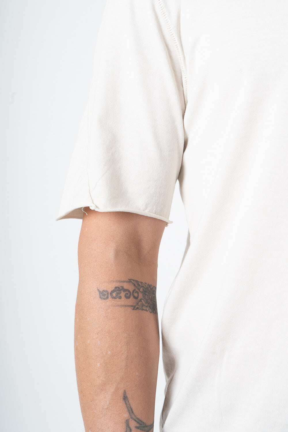 Raw-Cut Hems Cotton Jersey T-Shirt W/ Knitted Inserts Stone