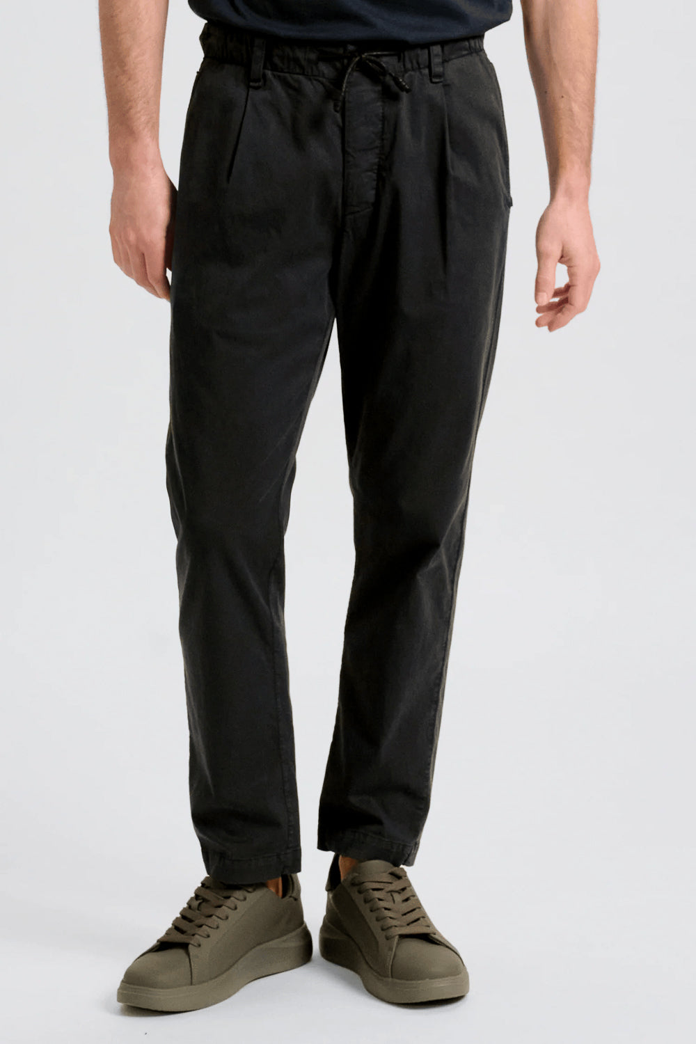 Stretch Cotton/Tencel Loose Fit Chino Trousers Black