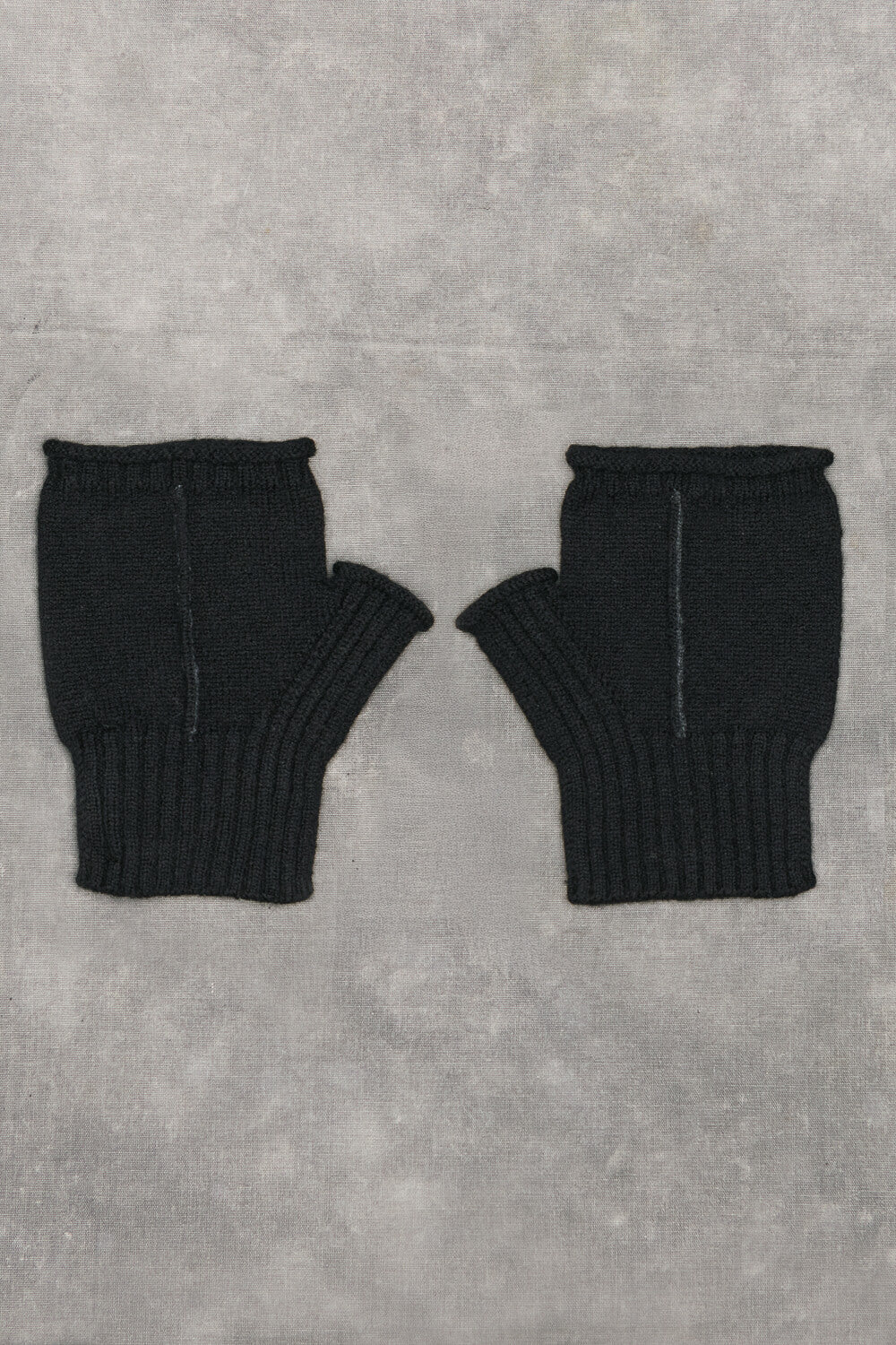Virgin Wool Fingerless Gloves Black
