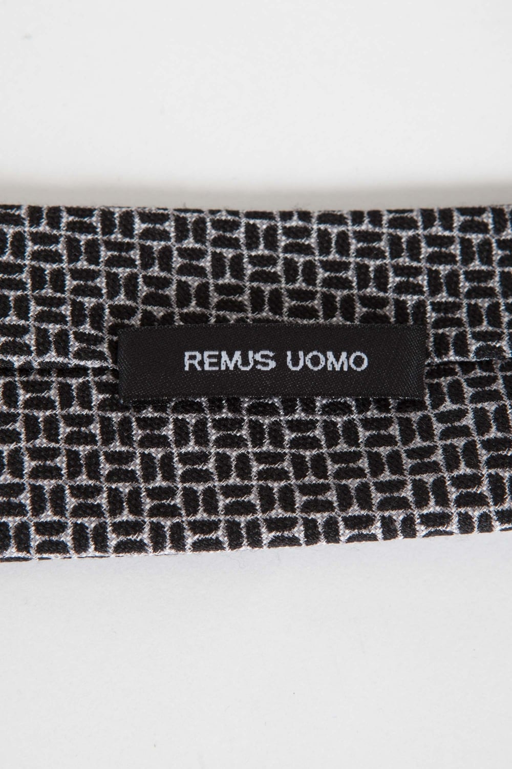 Buy the Remus Uomo Narrow Tie Grey/Black at Intro. Spend £50 for free UK delivery. Official stockists. We ship worldwide.