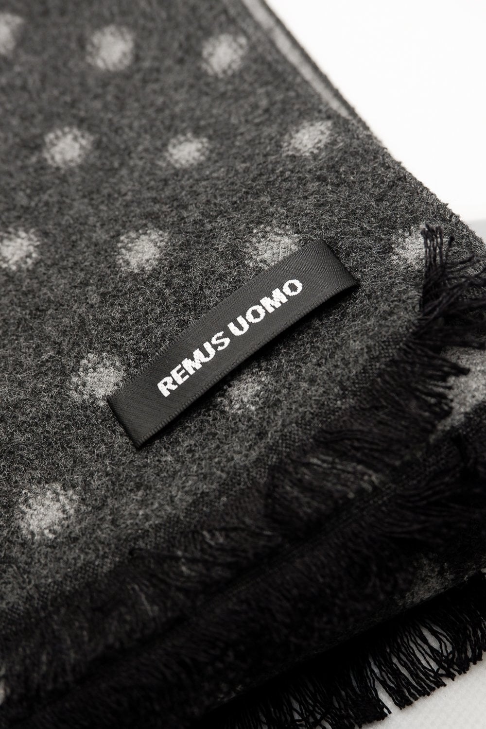 Buy the Remus Uomo Spotted Scarf in Charcoal at Intro. Spend £50 for free UK delivery. Official stockists. We ship worldwide.