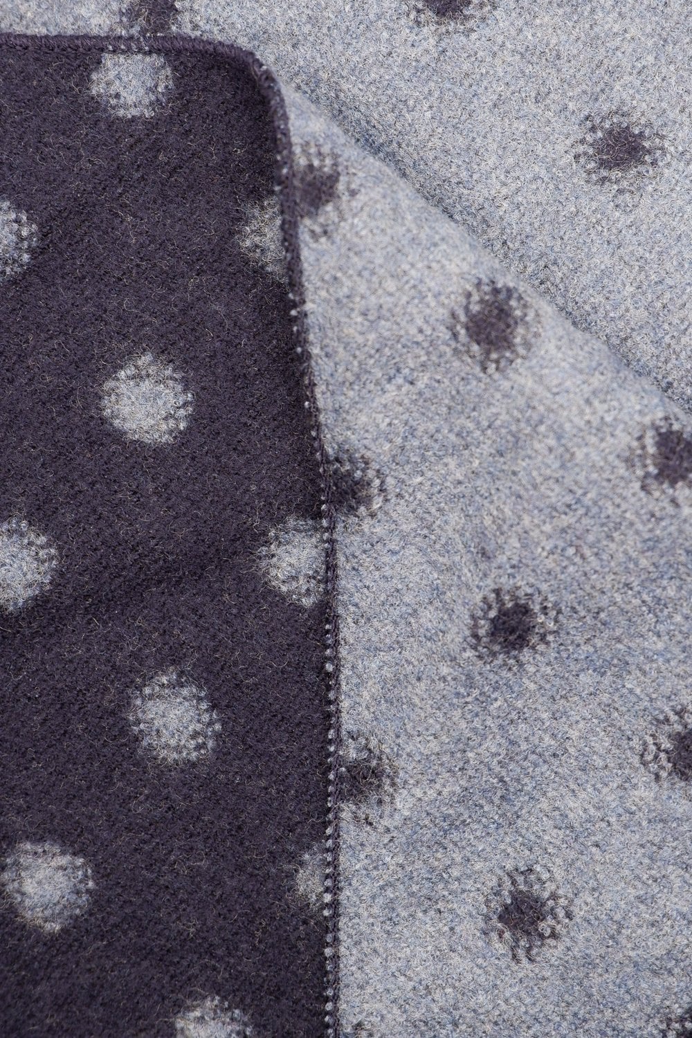 Buy the Remus Uomo Spotted Scarf in Navy at Intro. Spend £50 for free UK delivery. Official stockists. We ship worldwide.