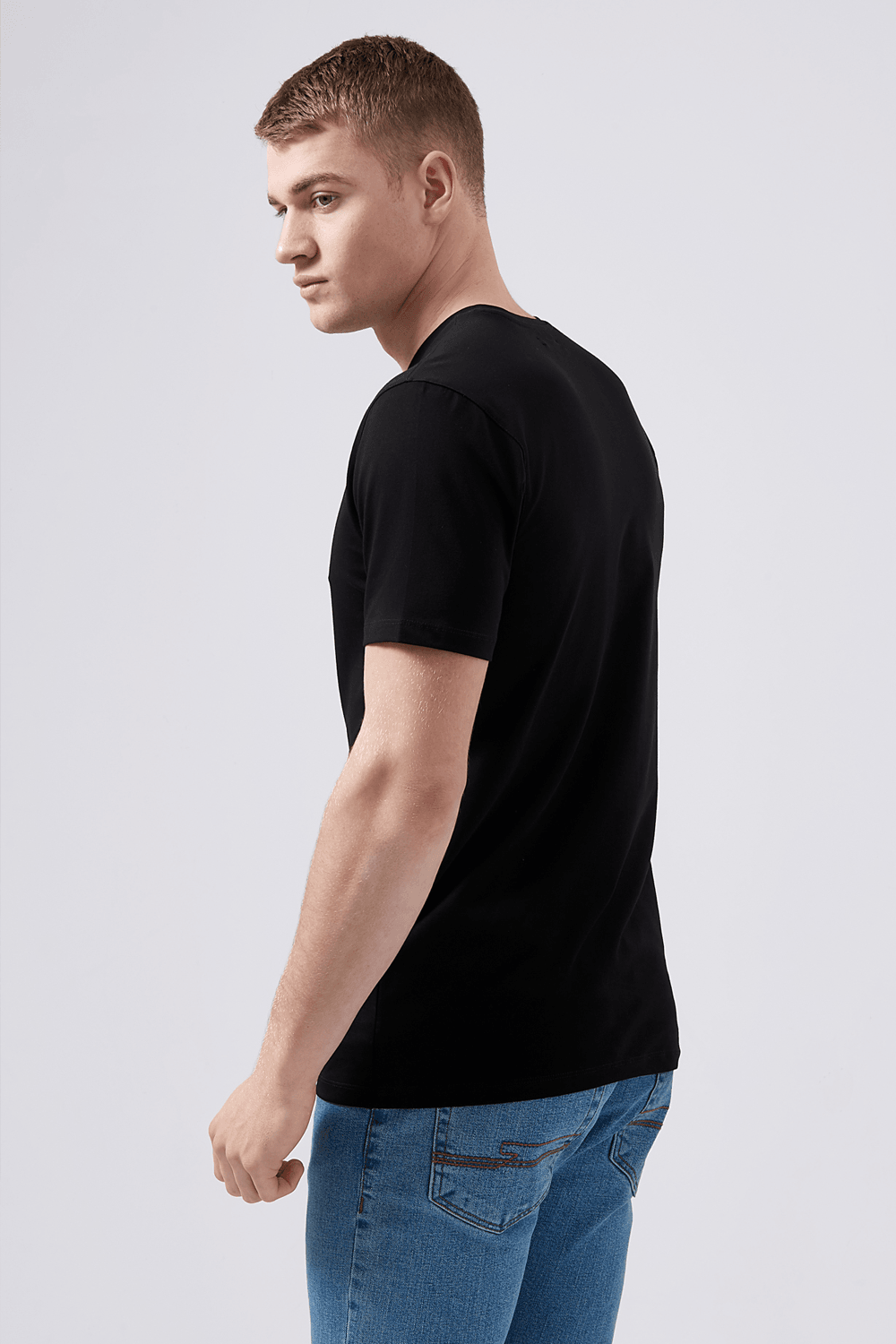 Buy the Remus Uomo Tapered Fit Cotton-Stretch T-Shirt in Black at Intro. Spend £50 for free UK delivery. Official stockists. We ship worldwide.