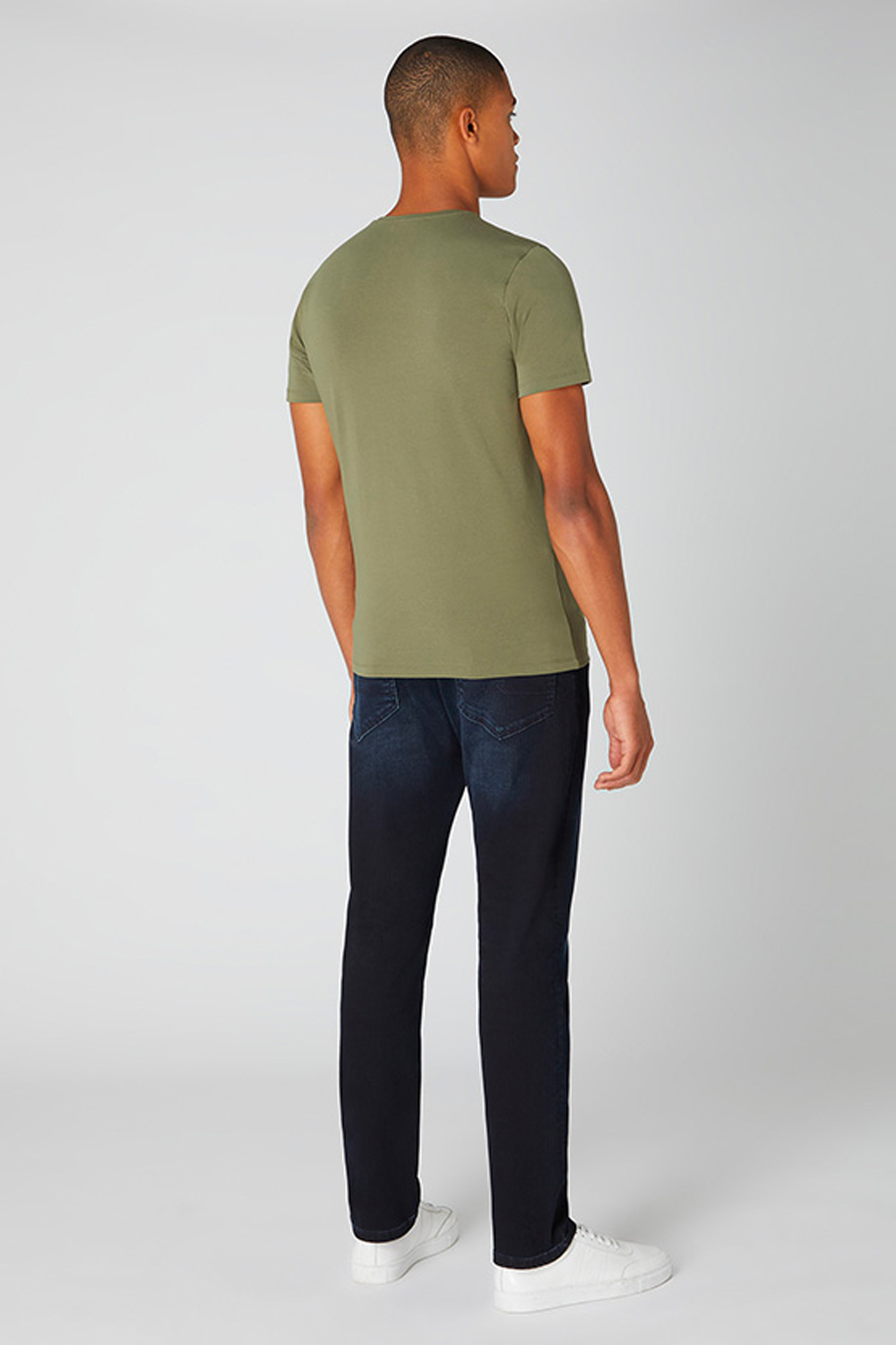 Buy the Remus Uomo Basic Round Neck T-Shirt Olive at Intro. Spend £50 for free UK delivery. Official stockists. We ship worldwide.