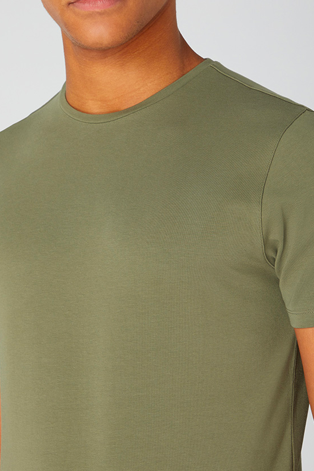 Buy the Remus Uomo Basic Round Neck T-Shirt Olive at Intro. Spend £50 for free UK delivery. Official stockists. We ship worldwide.
