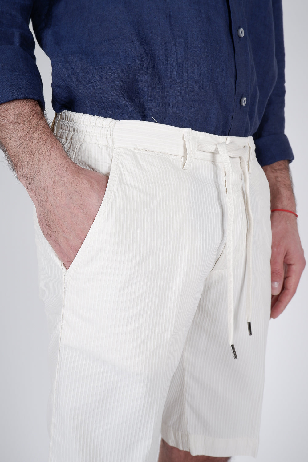 Buy the Briglia Italian Stripe Chino Shorts in White at Intro. Spend £100 for free UK delivery. Official stockists. We ship worldwide.