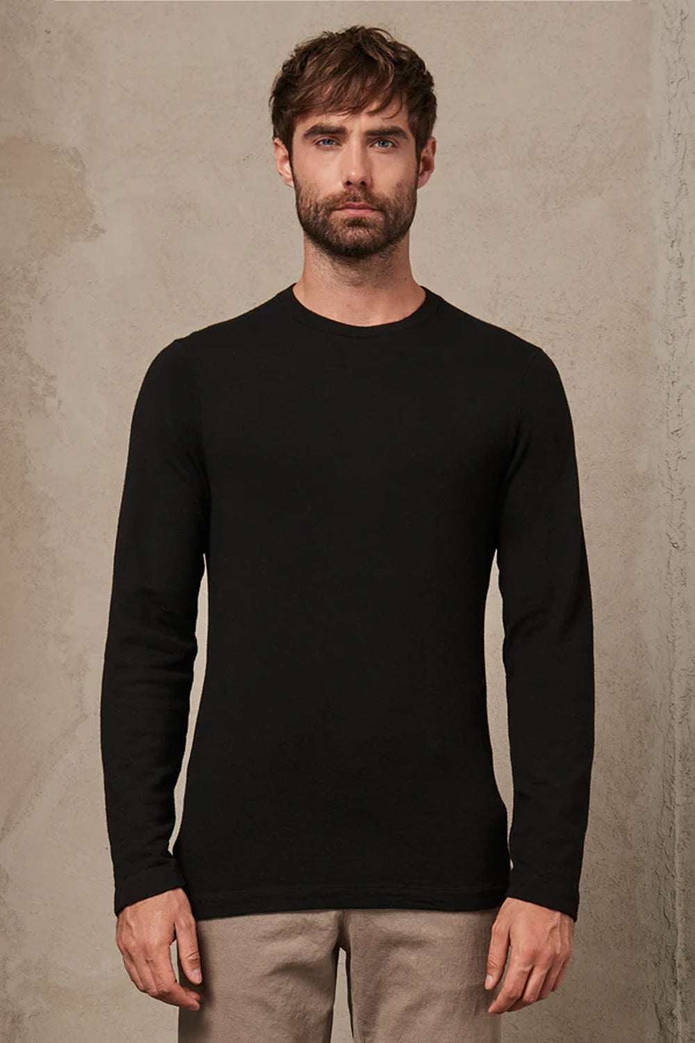 Buy the Transit Long Sleeve Heavy Wool T-Shirt Black at Intro. Spend £50 for free UK delivery. Official stockists. We ship worldwide.