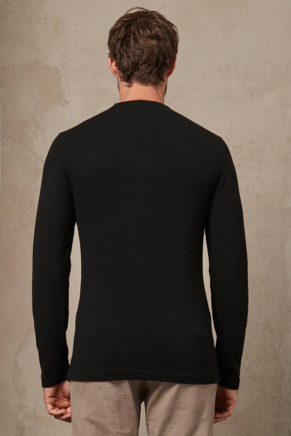 Buy the Transit Long Sleeve Heavy Wool T-Shirt Black at Intro. Spend £50 for free UK delivery. Official stockists. We ship worldwide.