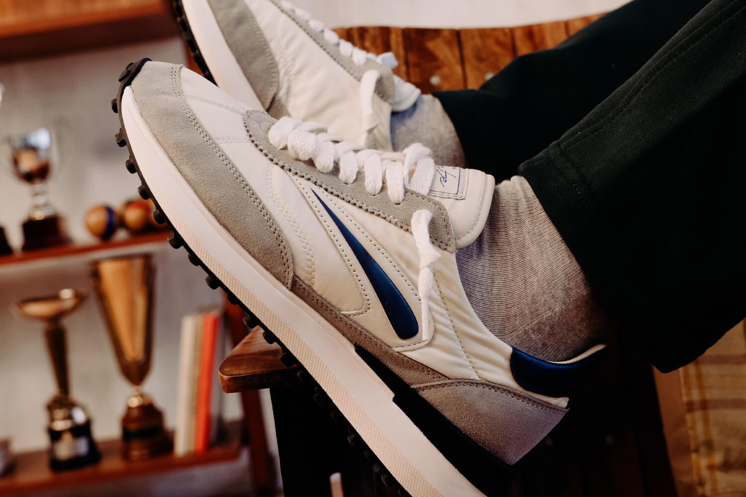Sneaker D.A.T.E. TORNEO - Colore White/Army, Pelle Logic Fondo Crust, Suola In Gomma 2.5-4 Cm, Made In Italy