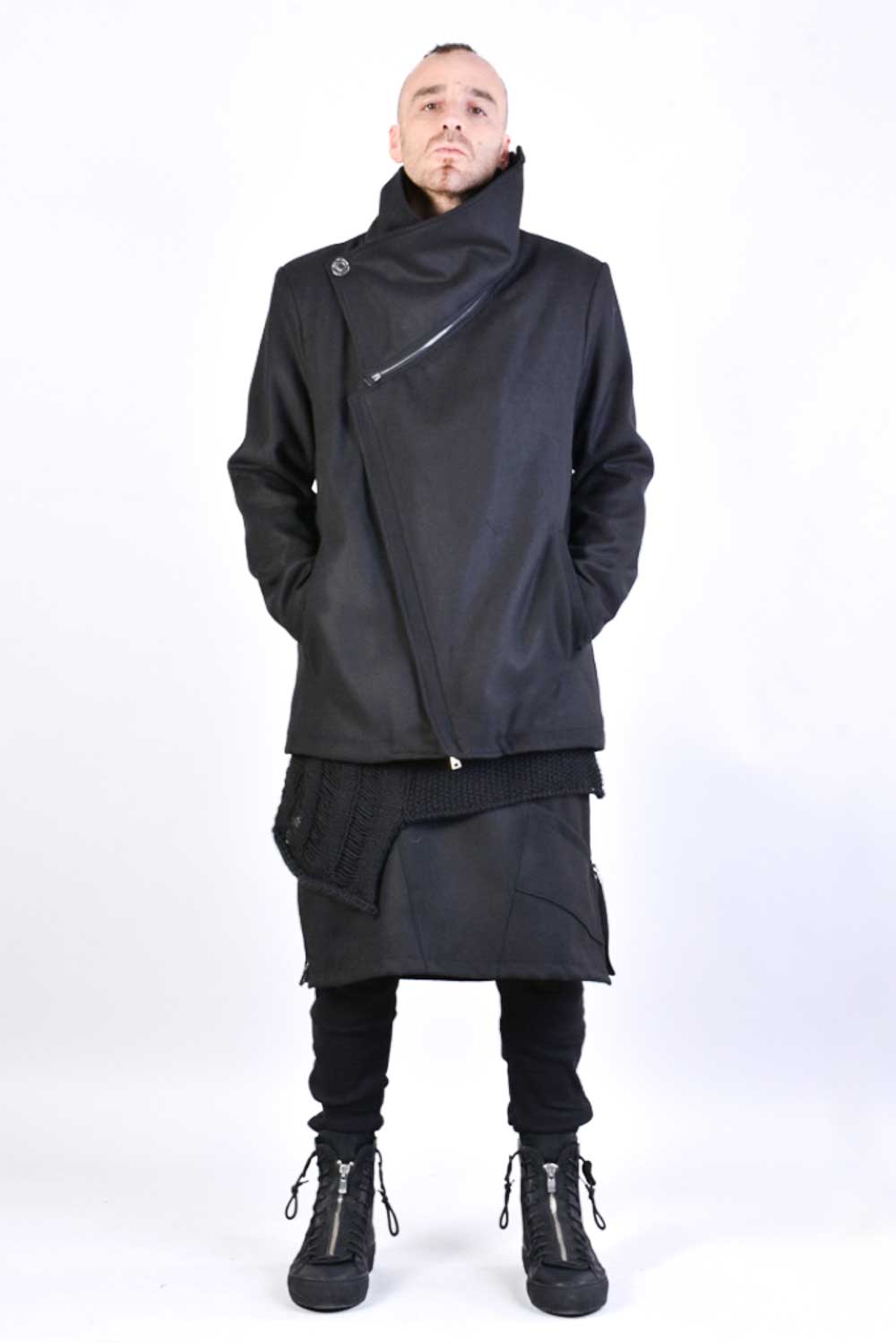 Buy the La Haine Inside Us 3B LM006 Coat in Black at Intro. Spend £50 for free UK delivery. Official stockists. We ship worldwide.