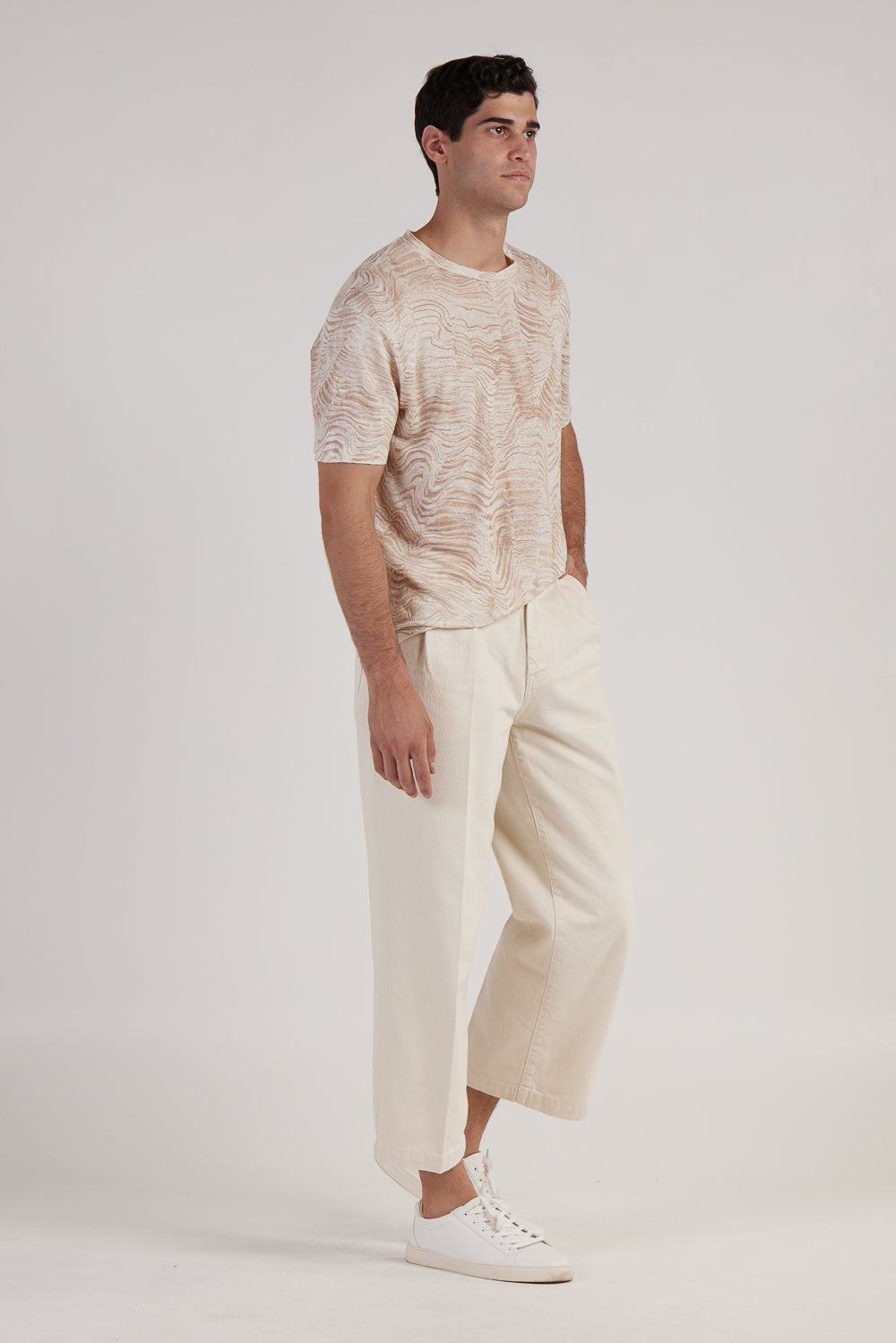 Buy the Daniele Fiesoli All Over Dunes Print Linen T-Shirt in Sand at Intro. Spend £50 for free UK delivery. Official stockists. We ship worldwide.