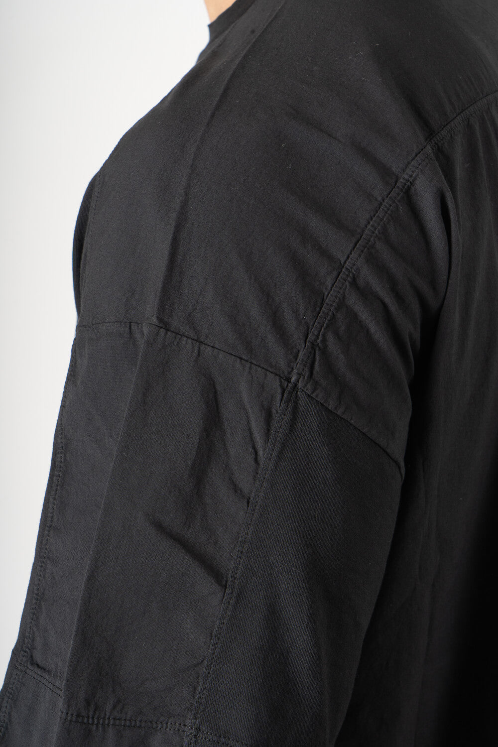 Back Pocket Contrast Fabric T-Shirt Black