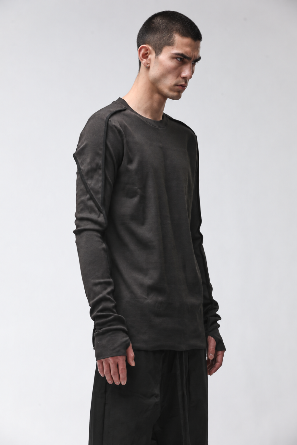 M TS 960 Cotton Blend Long-Sleeve T-Shirt W/ Thumbhole Detail Dark Brown