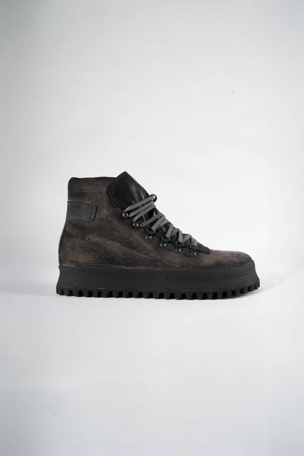 Brushed Leather Suede Hiker Boot W/ Vibrant Sole Black