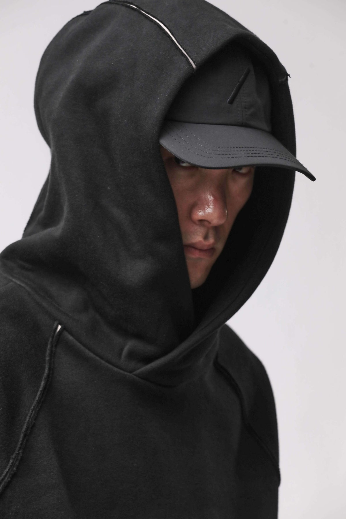 Cap M 68 Slash Logo Stitching Black