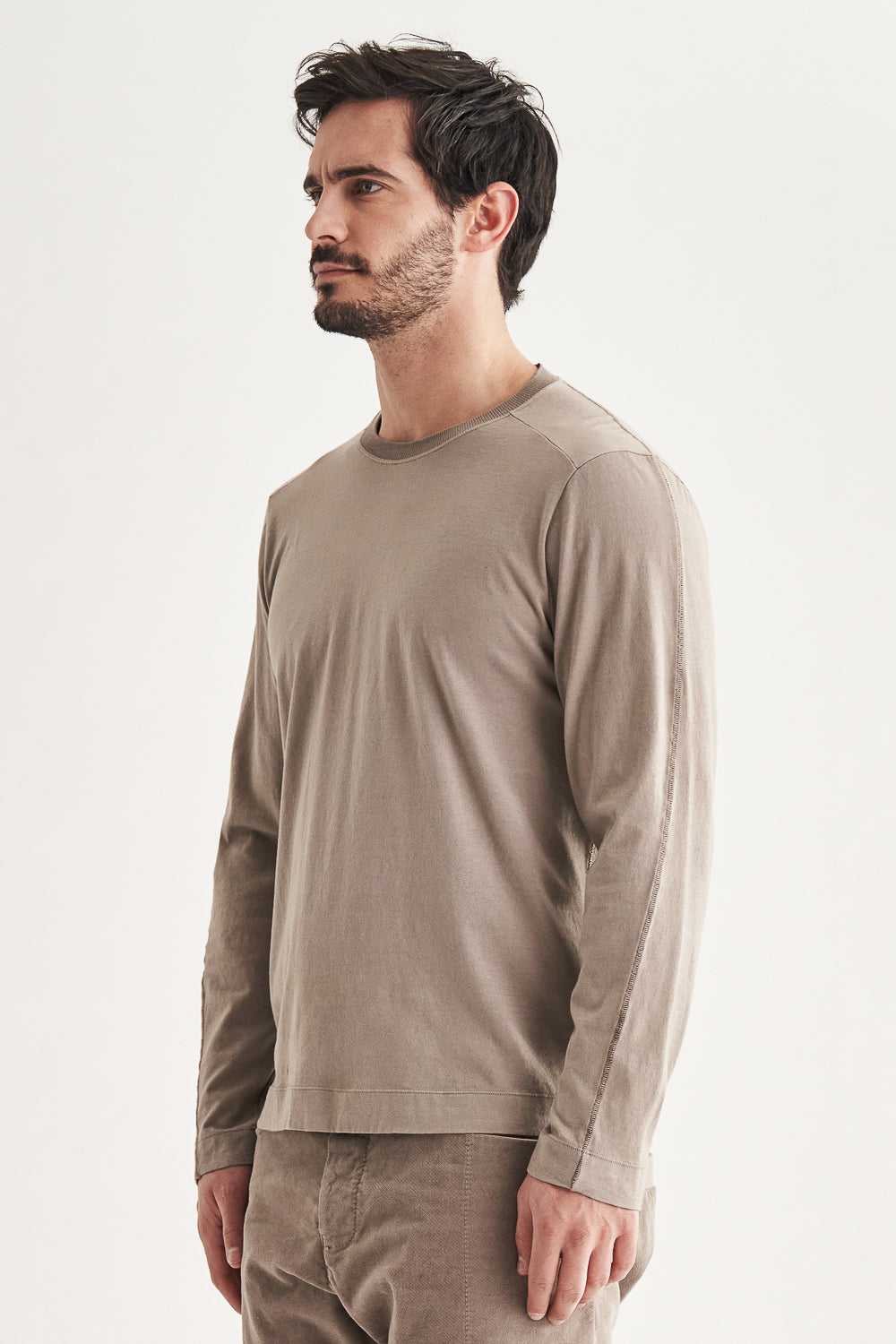 Buy the Transit Cotton L/S Jersey T-Shirt in Beige at Intro. Spend £50 for free UK delivery. Official stockists. We ship worldwide.