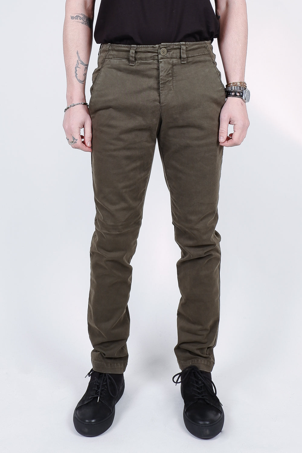 Buy the Transit Cotton Stretch Regular Fit Chinos in Khaki at Intro. Spend £50 for free UK delivery. Official stockists. We ship worldwide.