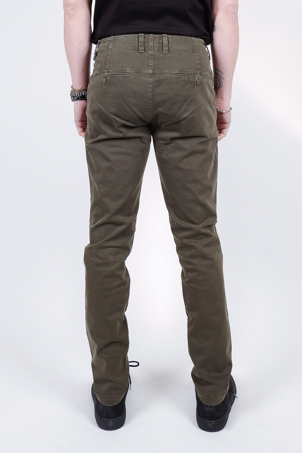 Buy the Transit Cotton Stretch Regular Fit Chinos in Khaki at Intro. Spend £50 for free UK delivery. Official stockists. We ship worldwide.