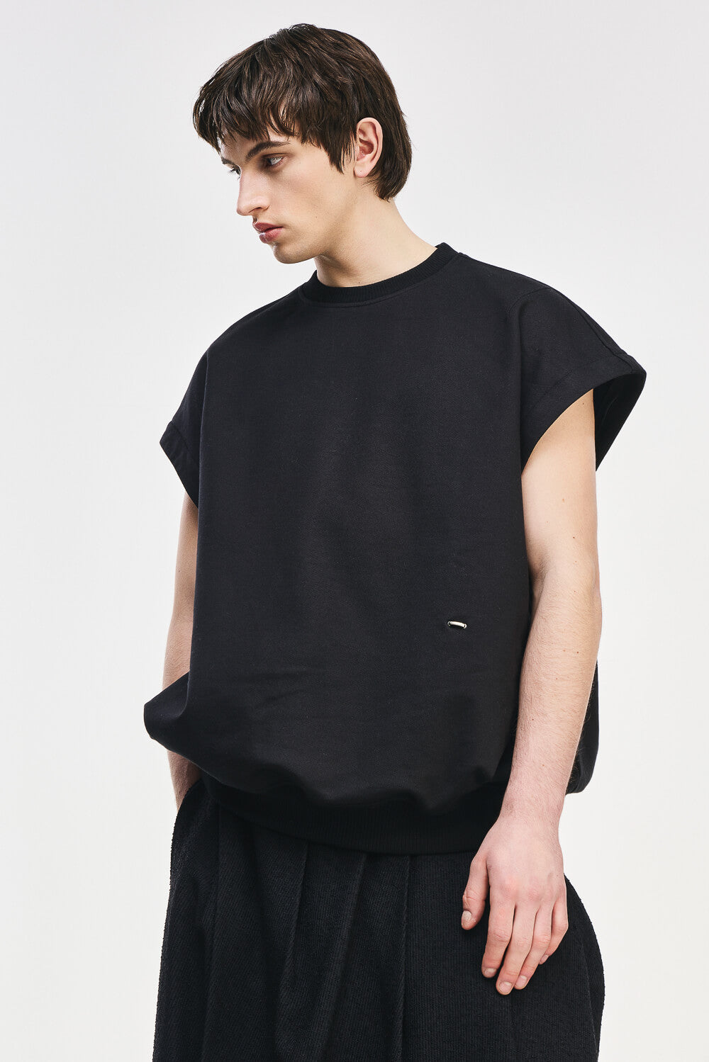 Embroidered Sleeveless Crewneck Sweatshirt Black