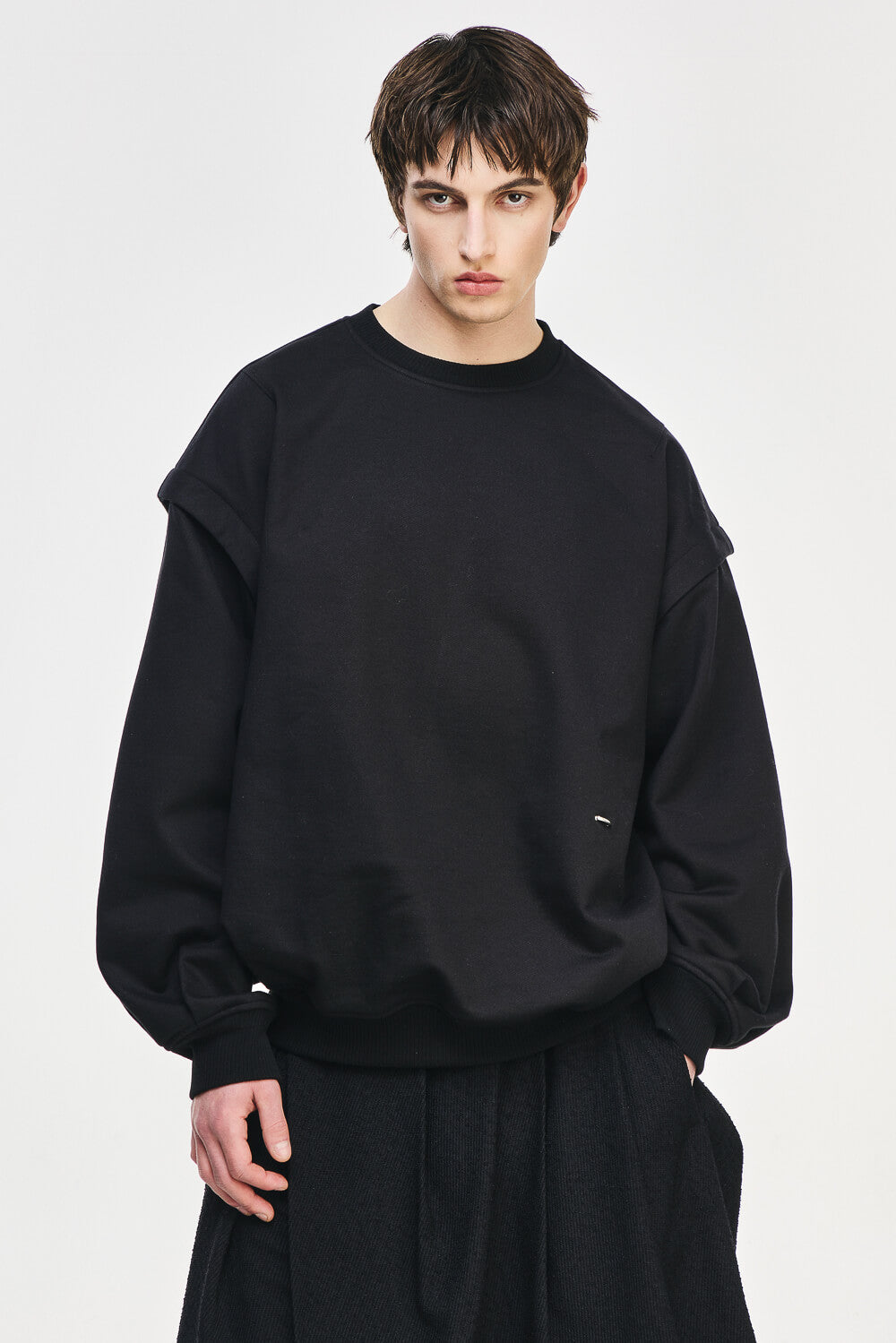 Embroidered Sleeveless Crewneck Sweatshirt Black