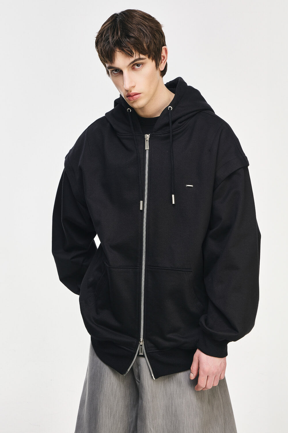 Embroidered Sleeveless Zip-Up Jacket Black