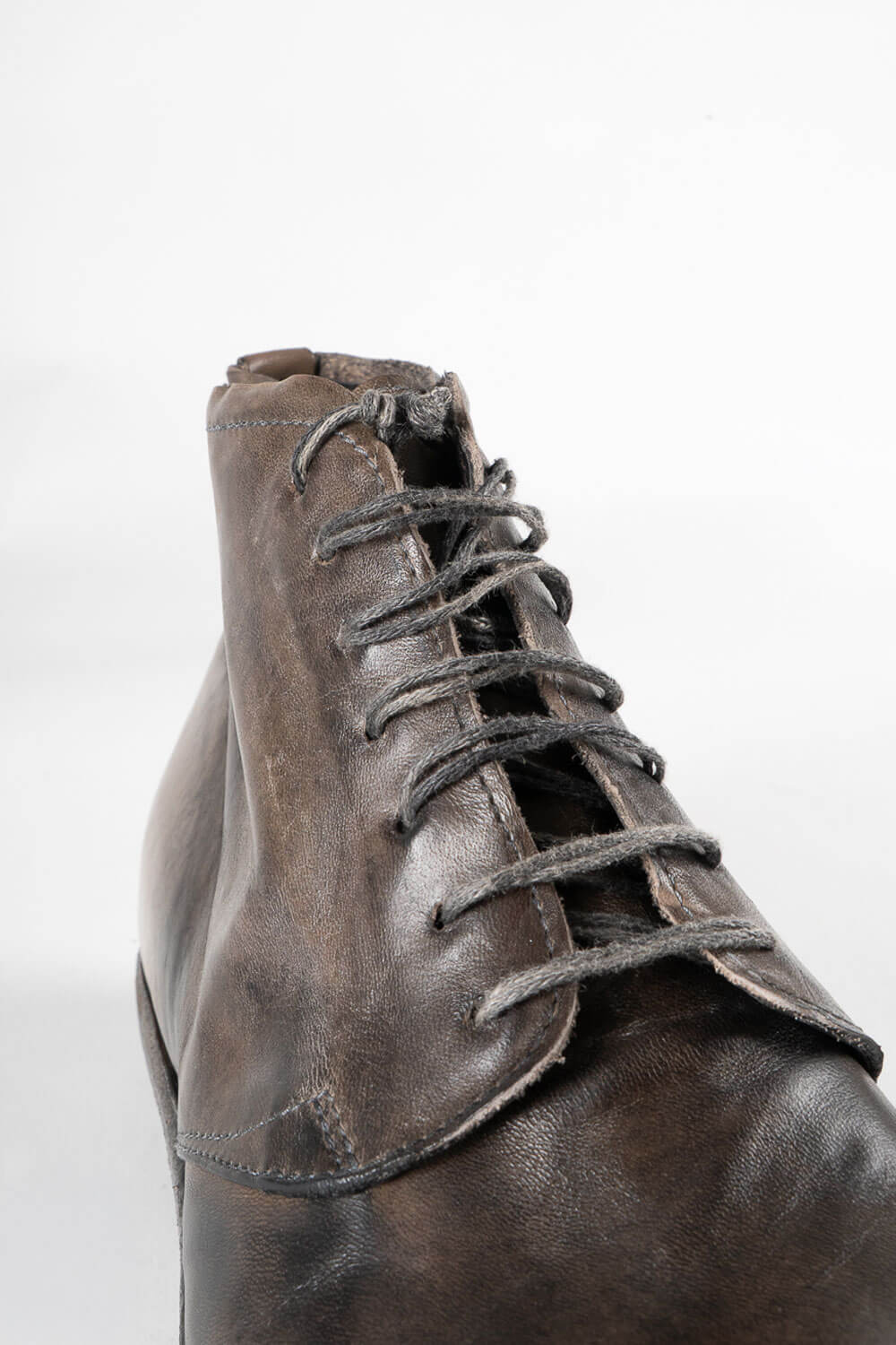 Fade Effect Italian Bufallo Leather Boot Black/Brown