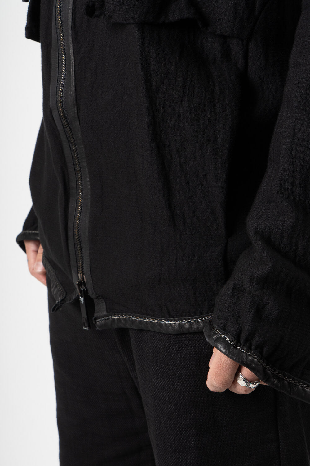 Gusset High Neck Zipper Jacket Black