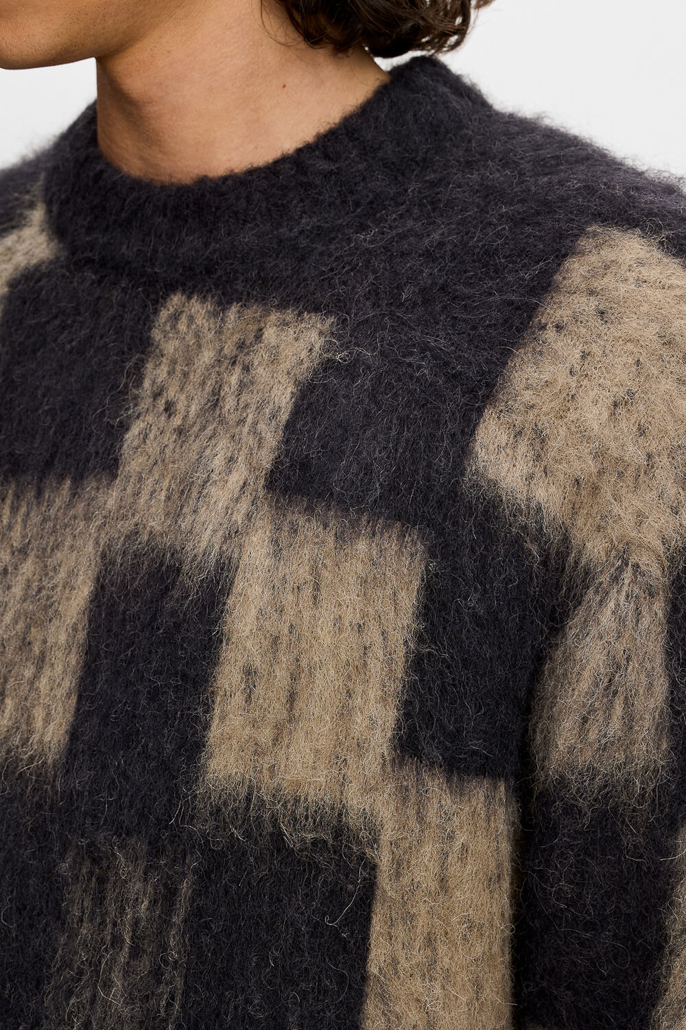Hank Hairy Graphic Knit Beige/Black