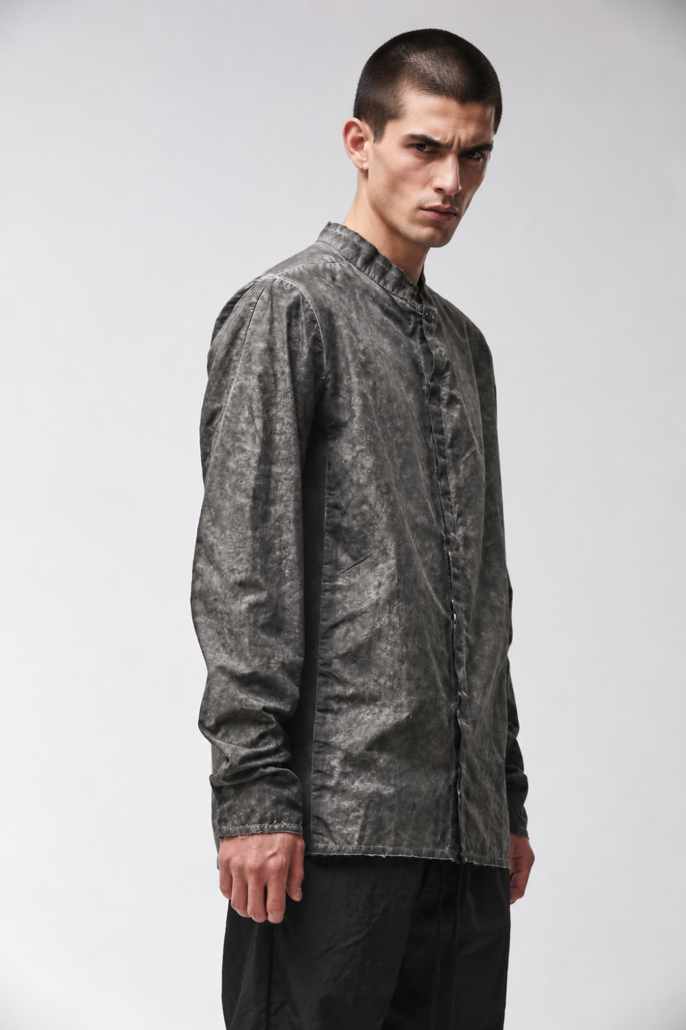 M H 184 Organic Cotton Stand-Up Collar Shirt W/ Raw Hems Grey