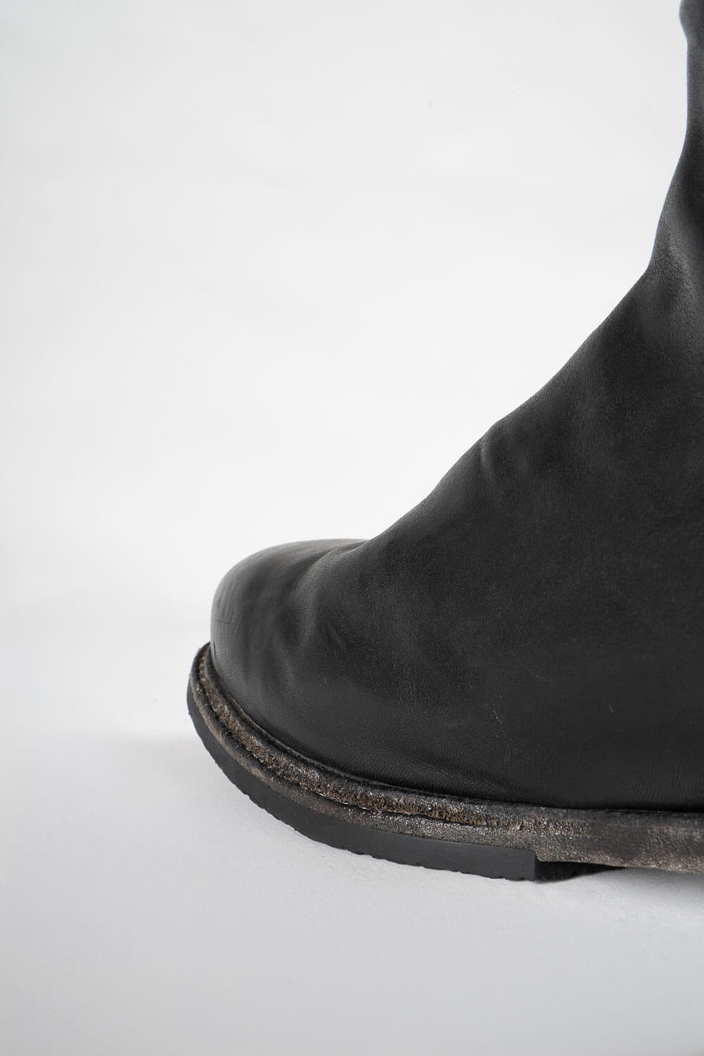 Italian Calf Leather Mid Zip-Up Crest Chelsea Boot Black