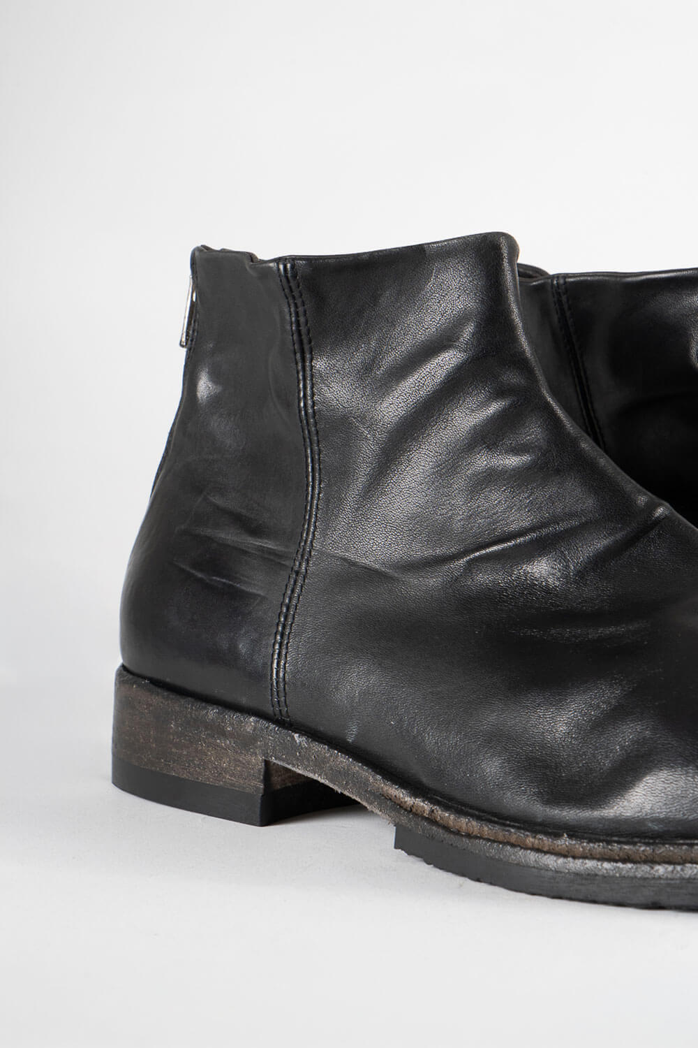 Italian Calf Leather Mid Zip-Up Crest Chelsea Boot Black