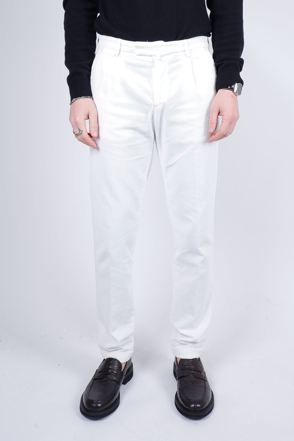 Buy the Briglia Italian Corduroy Trouser in White at Intro. Spend £50 for free UK delivery. Official stockists. We ship worldwide.