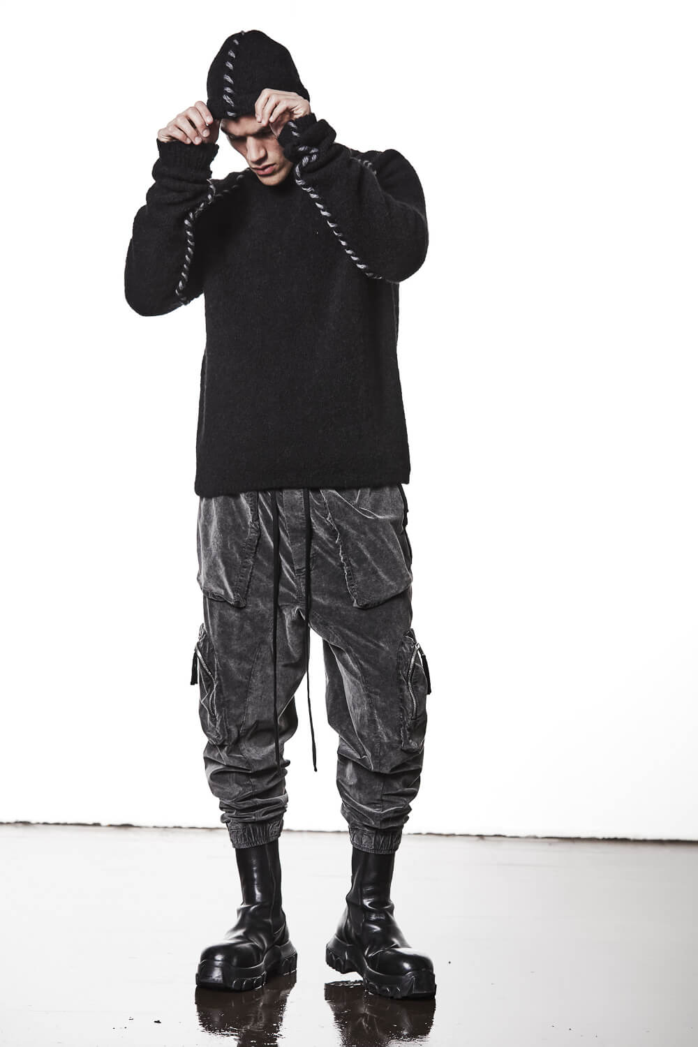 M64 Knitted Beanie Black