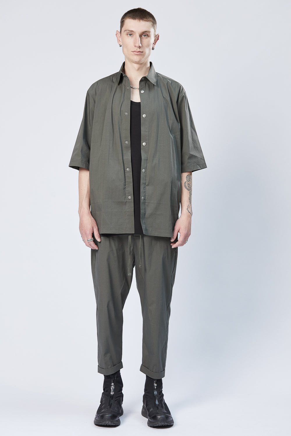 Buy the Thom Krom M H 145 Shirt in Green at Intro. Spend £50 for free UK delivery. Official stockists. We ship worldwide.