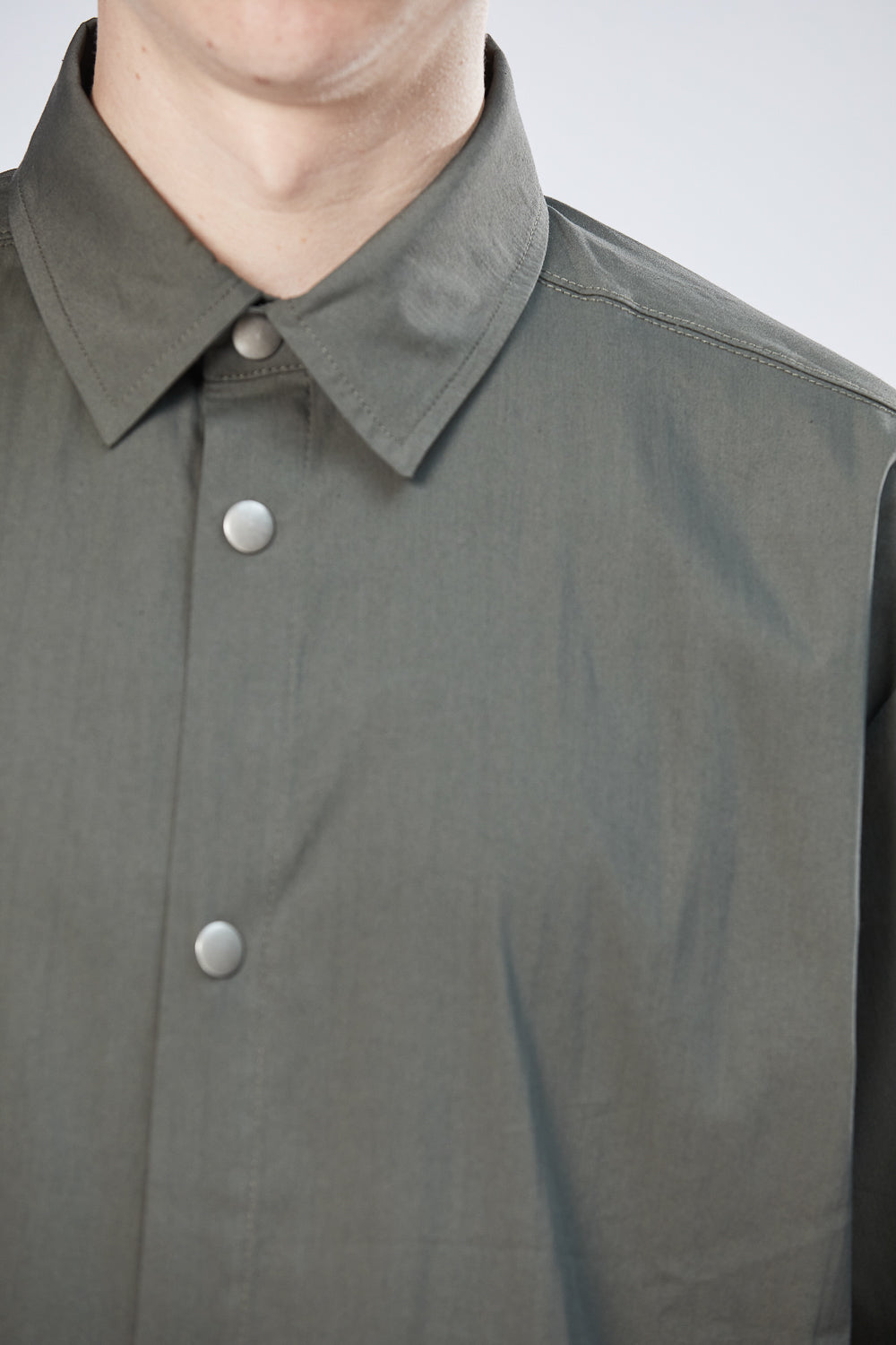 Buy the Thom Krom M H 145 Shirt in Green at Intro. Spend £50 for free UK delivery. Official stockists. We ship worldwide.