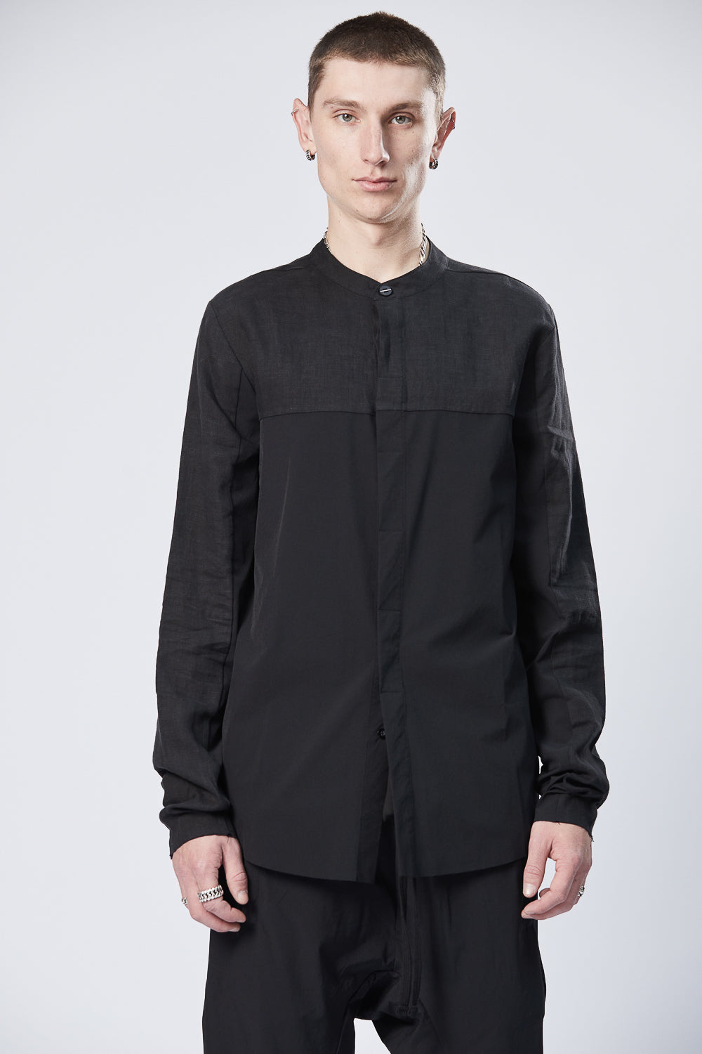 Buy the Thom Krom M H 147 Shirt in Black at Intro. Spend £50 for free UK delivery. Official stockists. We ship worldwide.