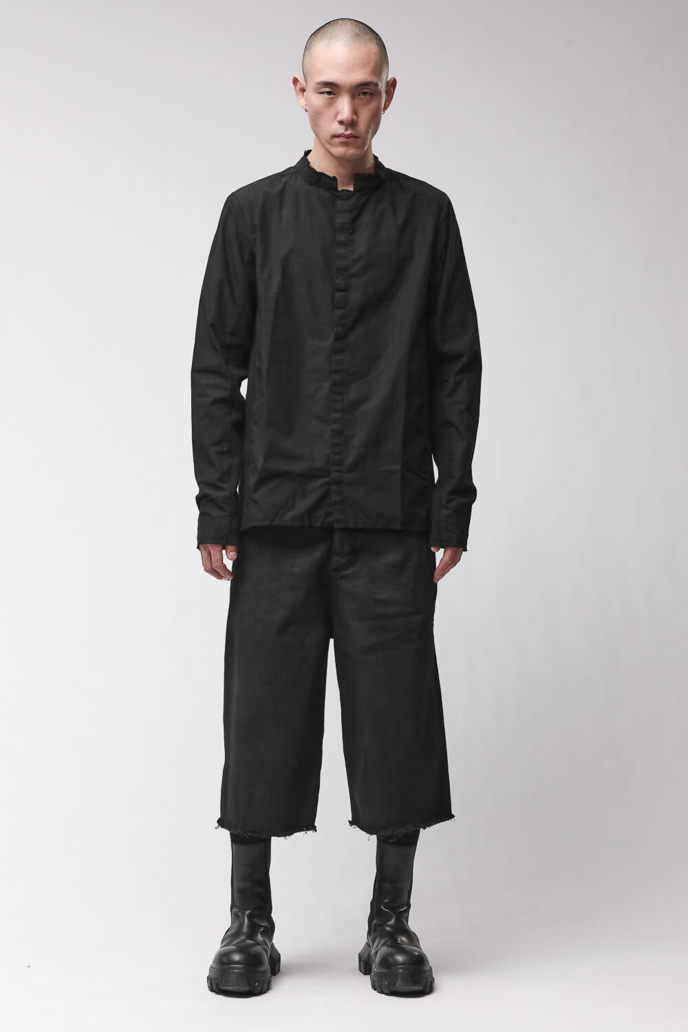 M H 184 Raw Hems Stand-Up Collar Shirt Black