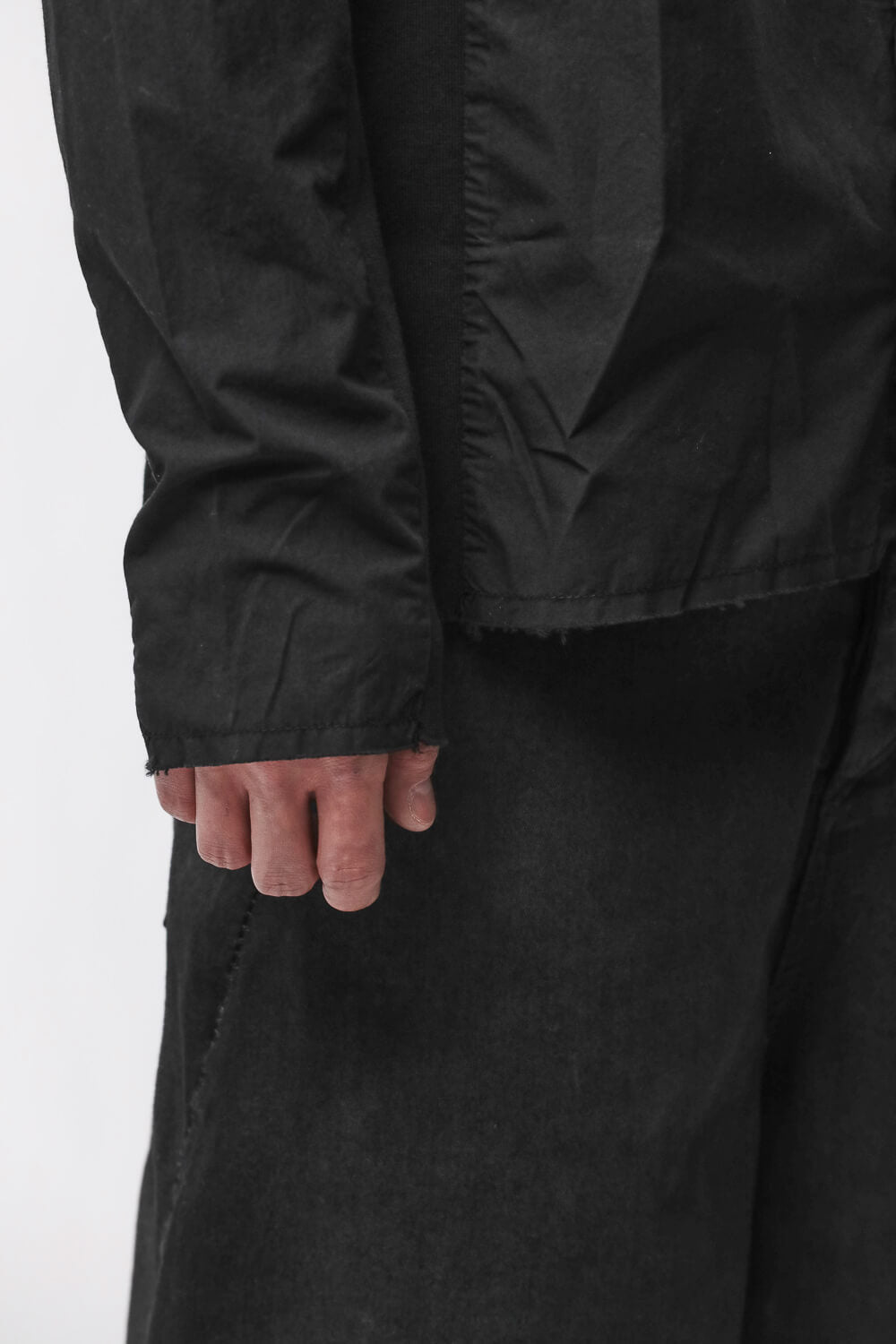 M H 184 Raw Hems Stand-Up Collar Shirt Black