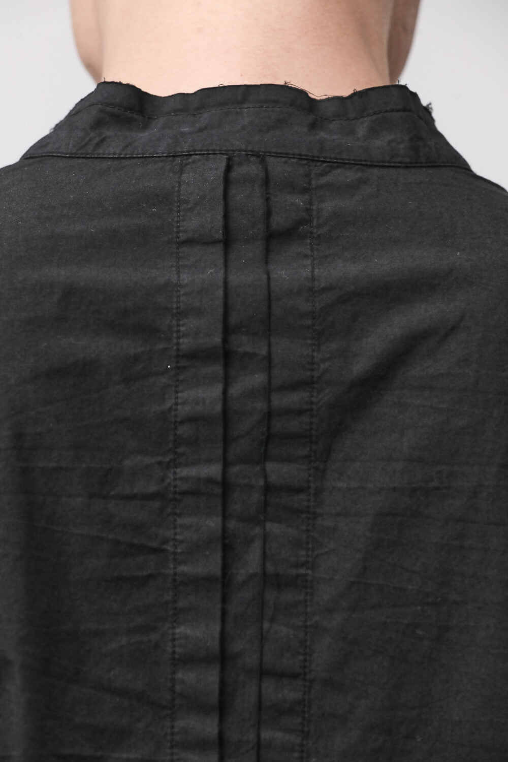 M H 184 Raw Hems Stand-Up Collar Shirt Black