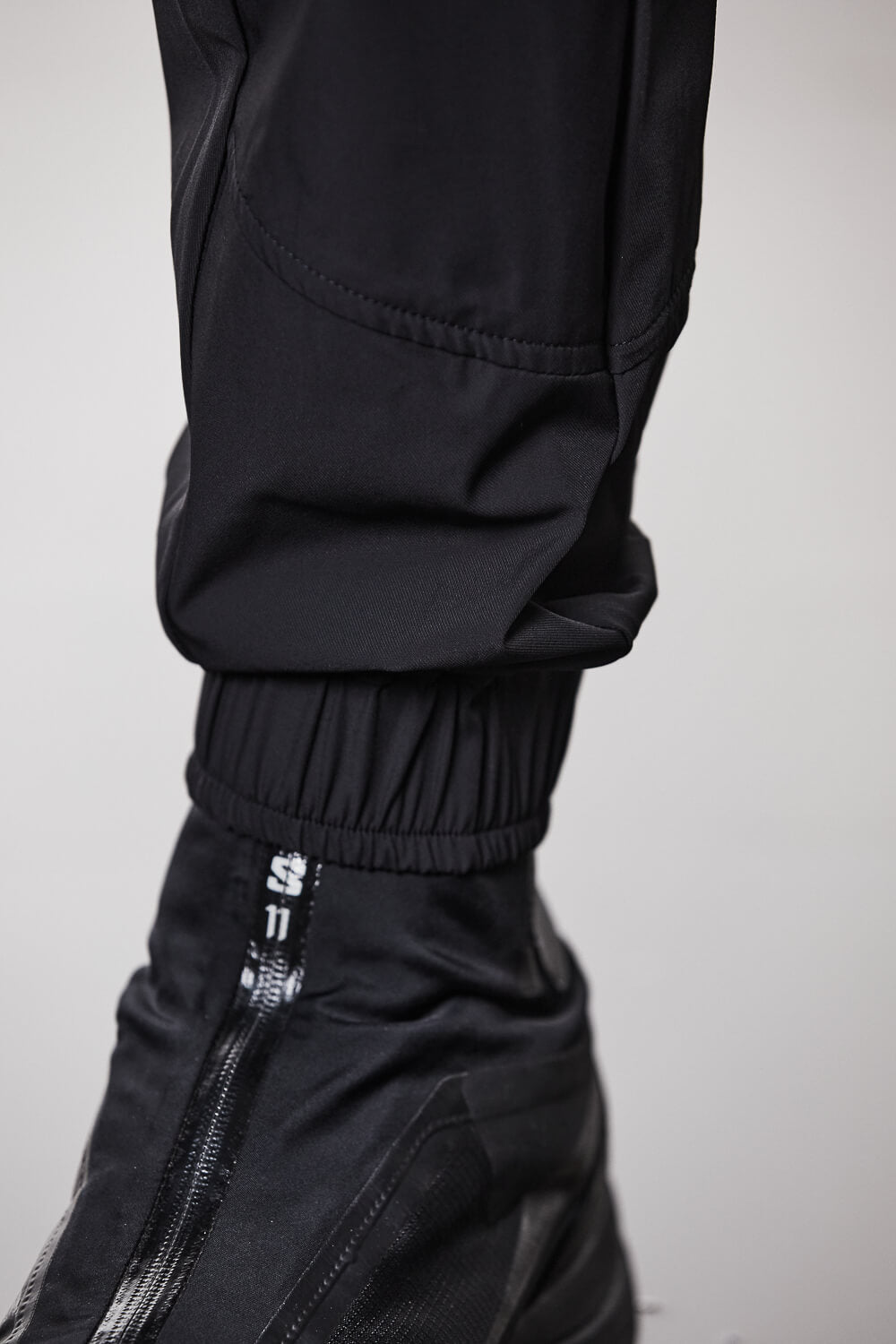 M P 27 Woven Cargo Trousers Black