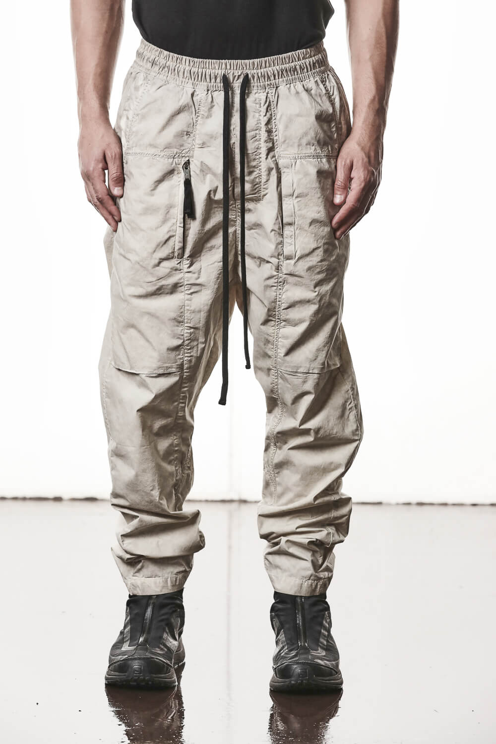 M P 34 Front Patched Pockets Detail Trousers Beige