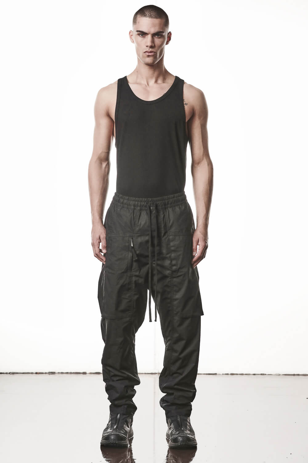 M P 34 Front Patched Pockets Detail Trousers Black